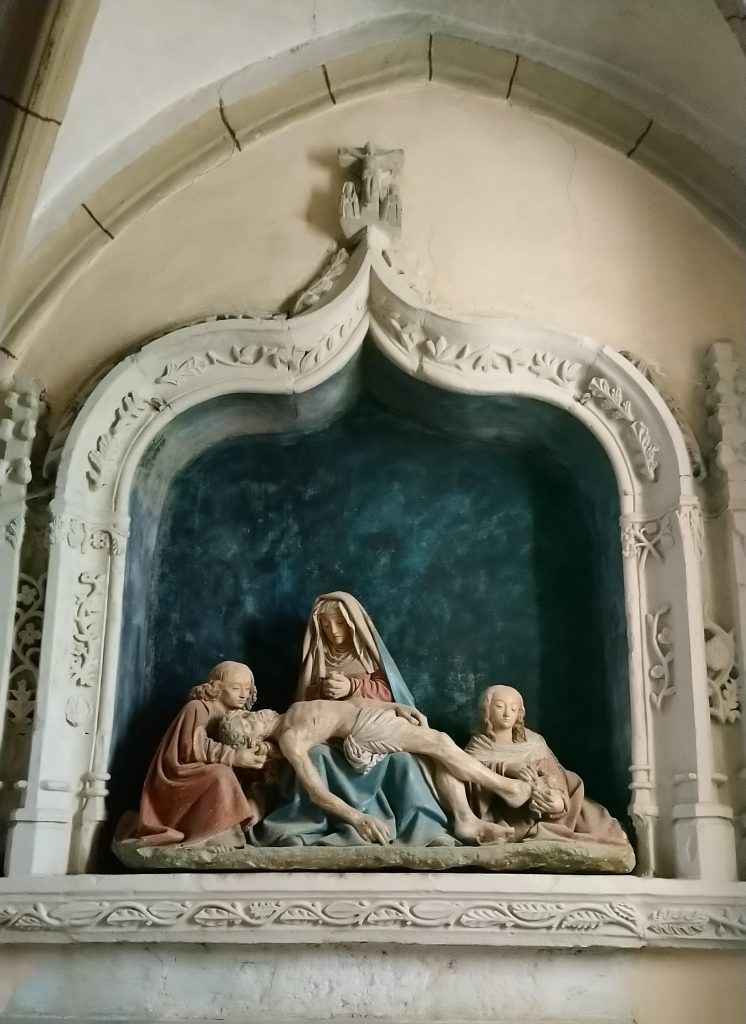 Sculpture "La Piéta" à Rodelle